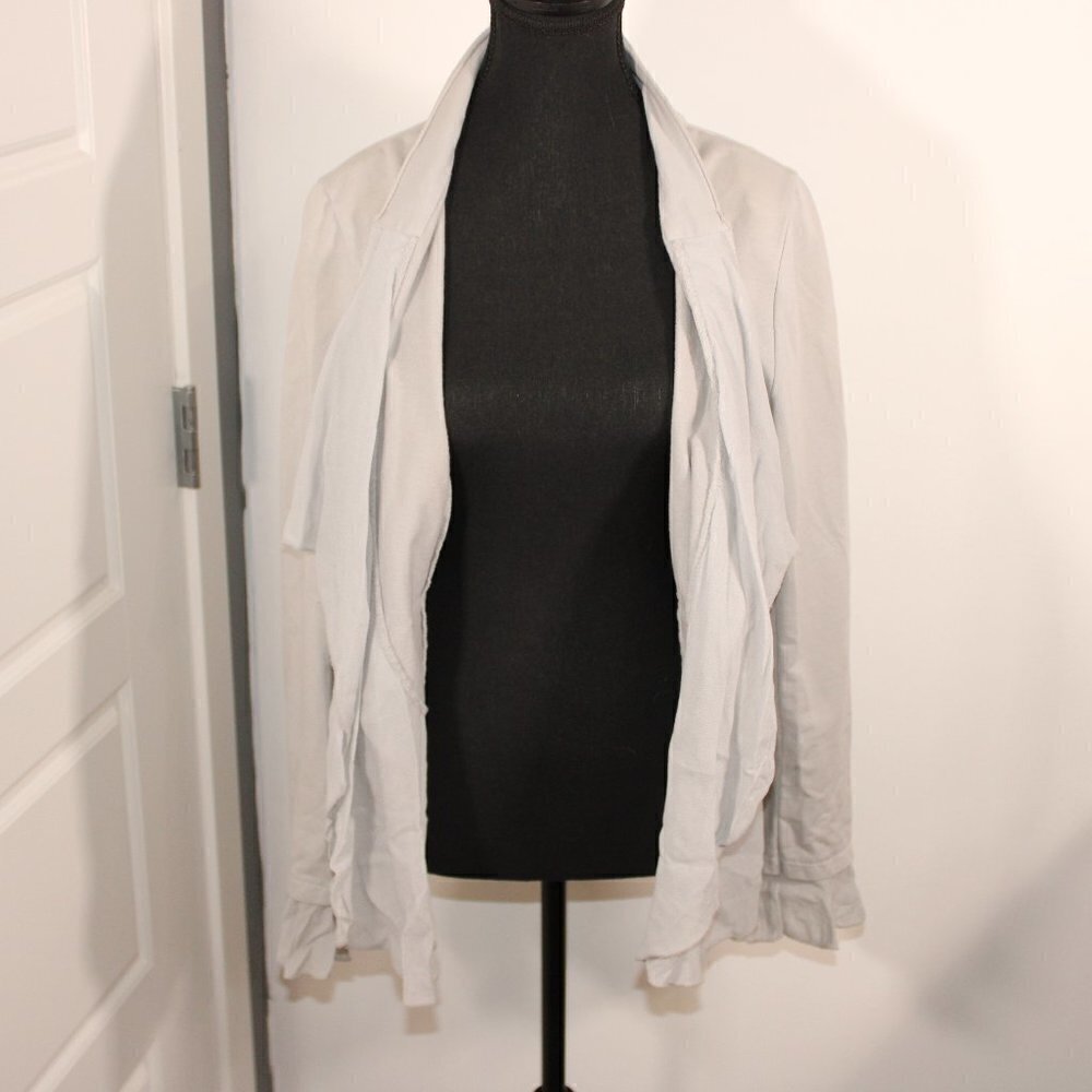 3/$30 Femme Fatale Italy Size Large‎ Open Front Layered Cardigan Gray